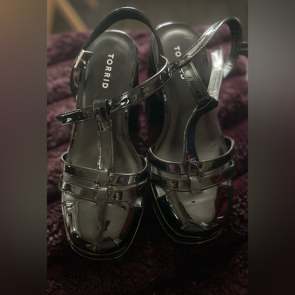 Torrid Black Patent Leather Platform Heels – Size 9.5WW